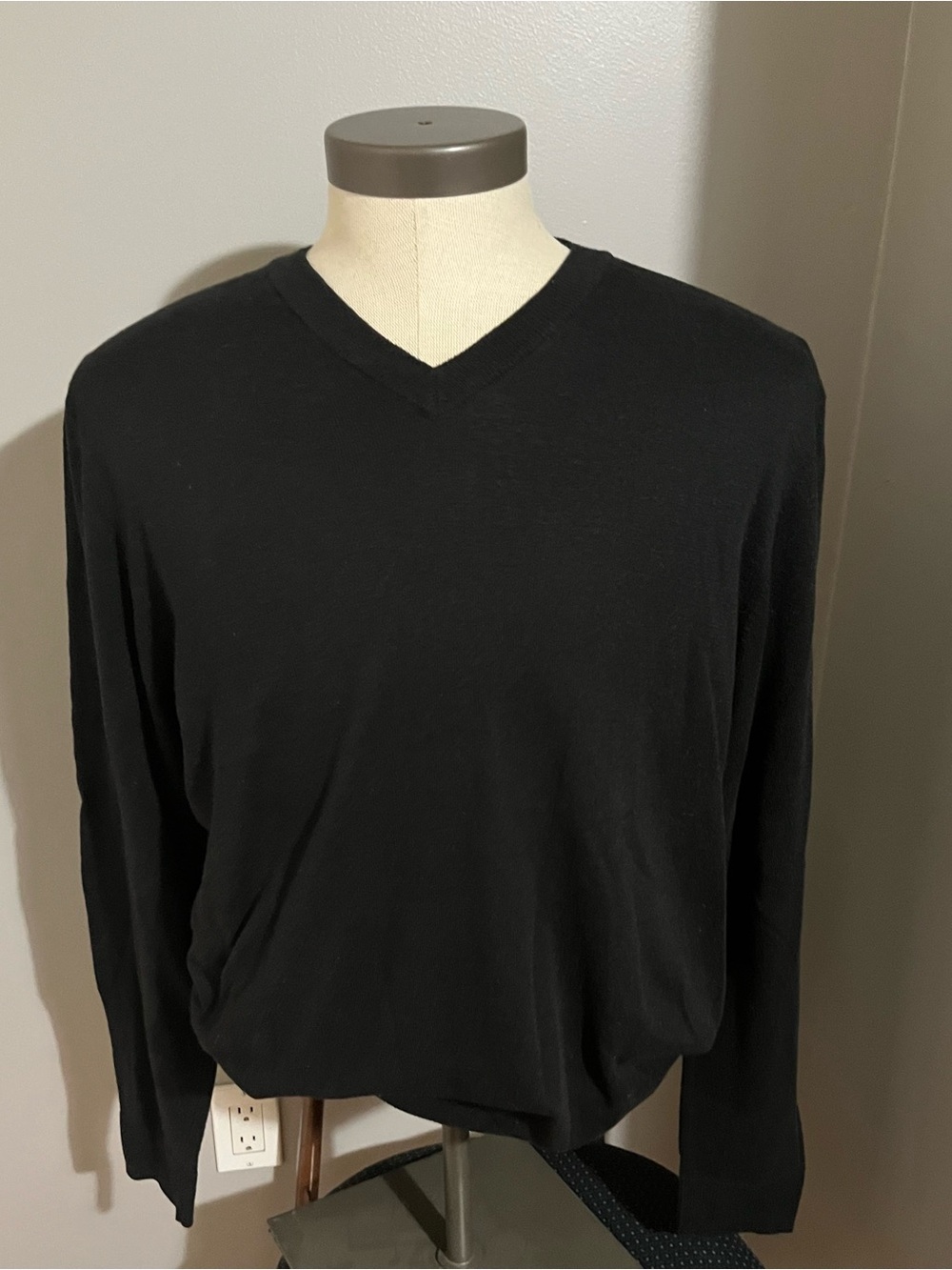 Old Navy Black V-Neck Men’s Sweater